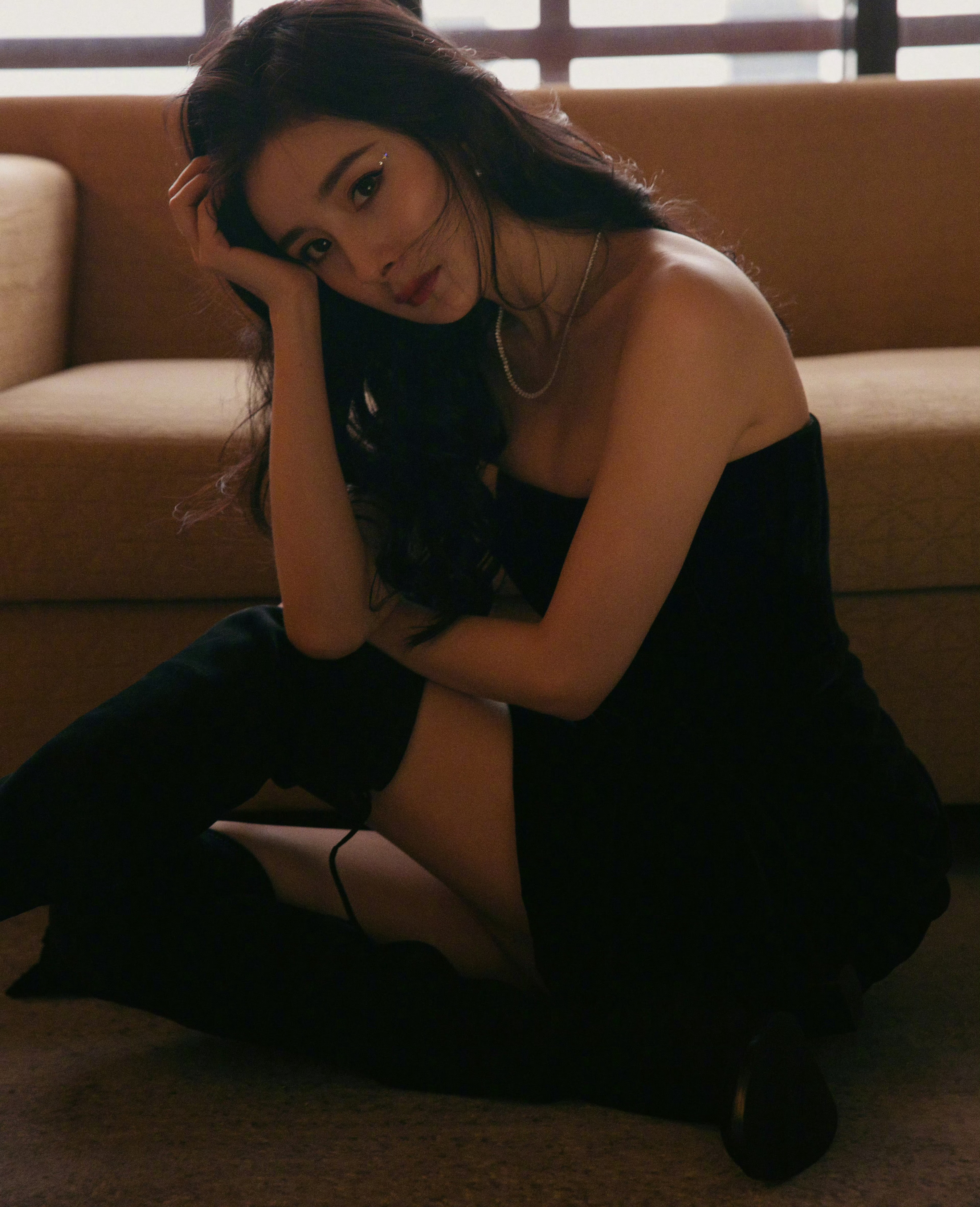 回顾杨幂SW上海线下活动LOOK：过膝靴F/W2019秋冬系列杨幂限定胶囊系