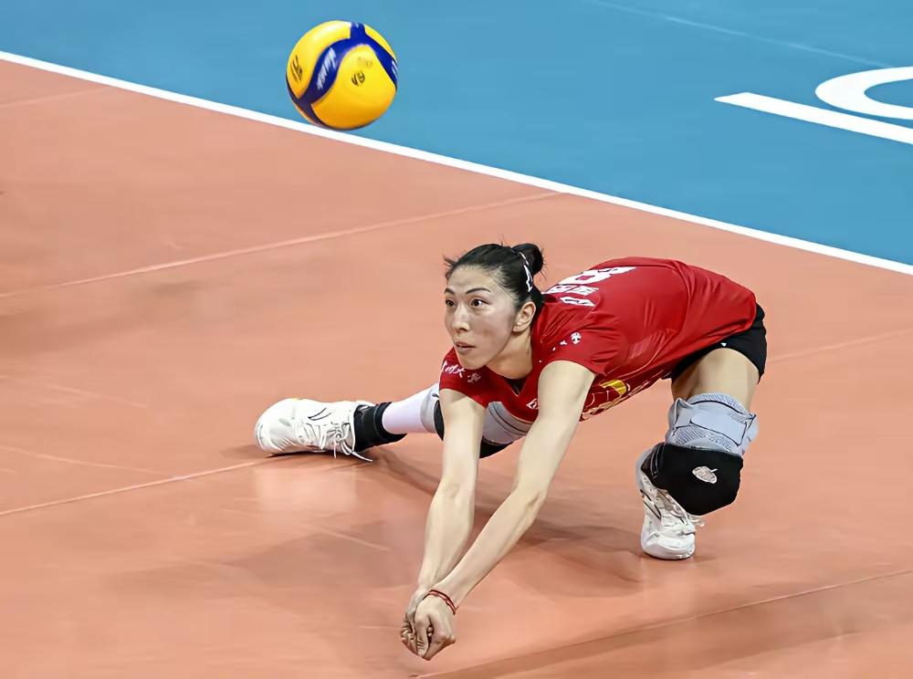 长期贬低、网暴吴梦洁的紫、黄两大阵容球迷，为什么突然把吴梦洁吹捧为救世主？众