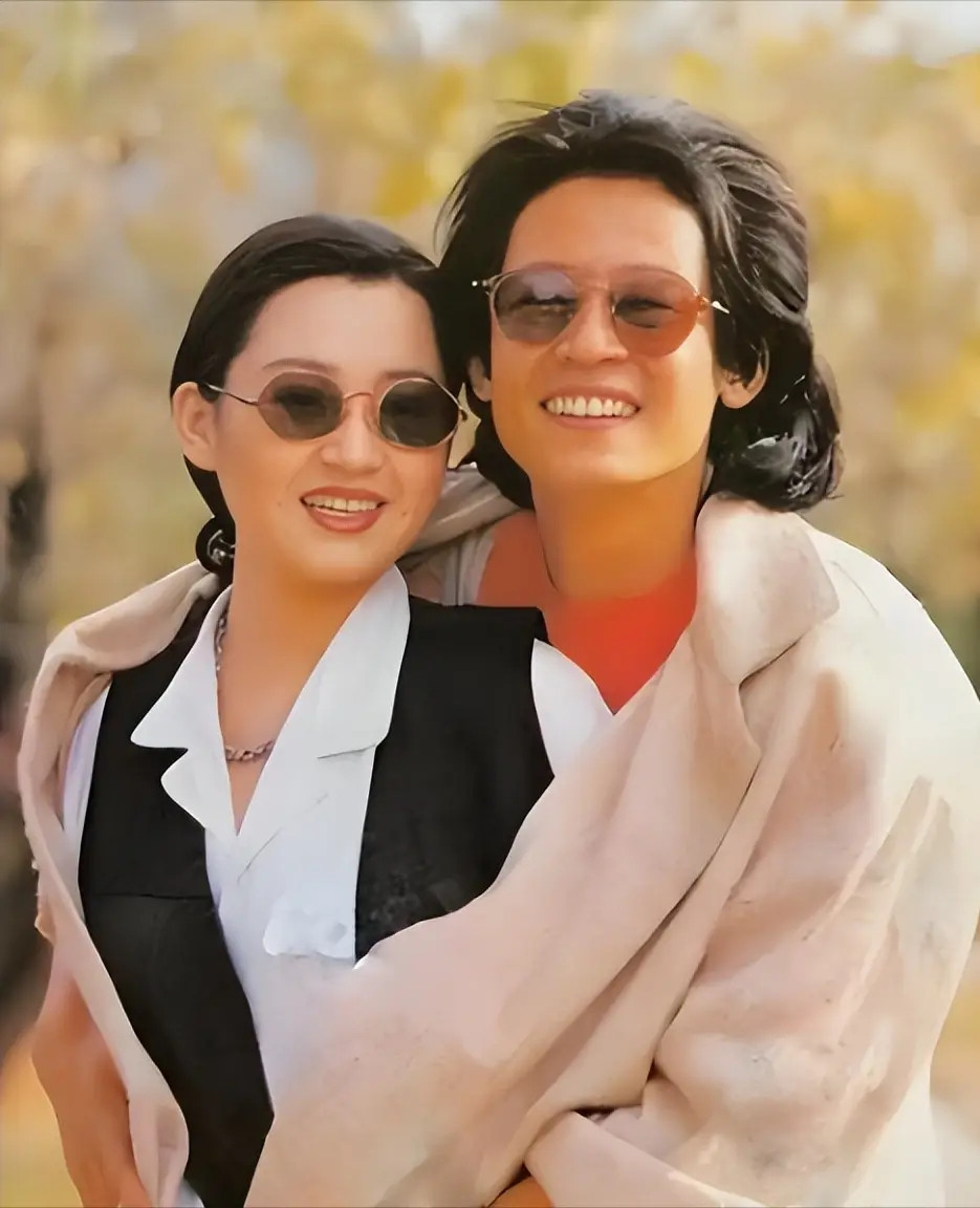 1994年，热恋中的许晴对王志文放狠话：你敢回上海，咱俩就分手！没想到王志文真的