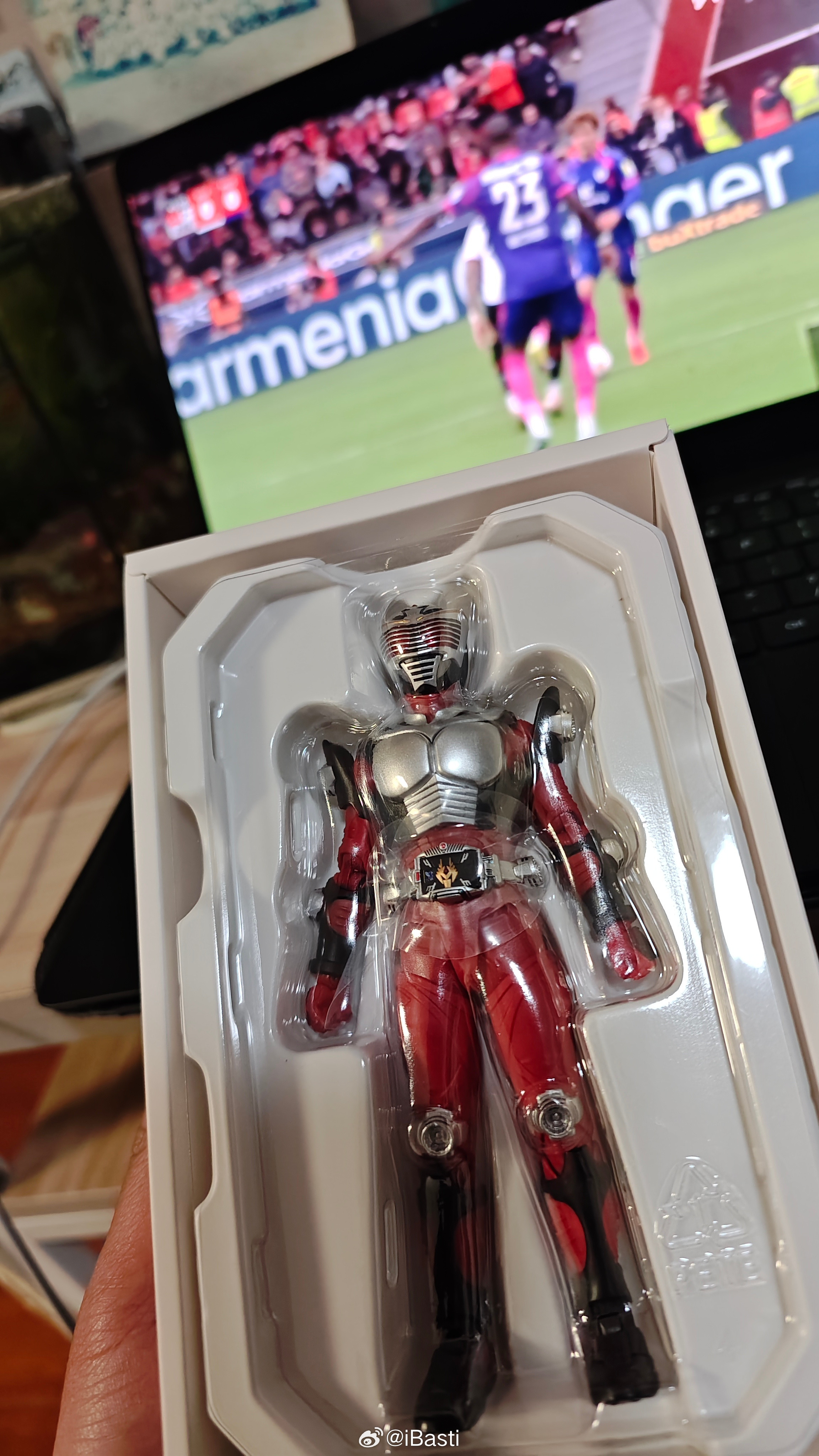 今天下午场真的好无聊啊，在琢磨要不要开拆这个到手一个多月却一直没开玩的龙骑