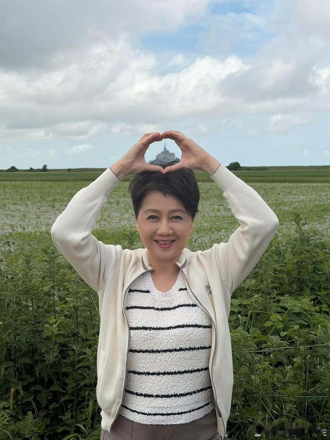 大家发现没有四太梁安琪太厉害了不是手段厉害，而是眼光厉害，你看她挑的女婿，再