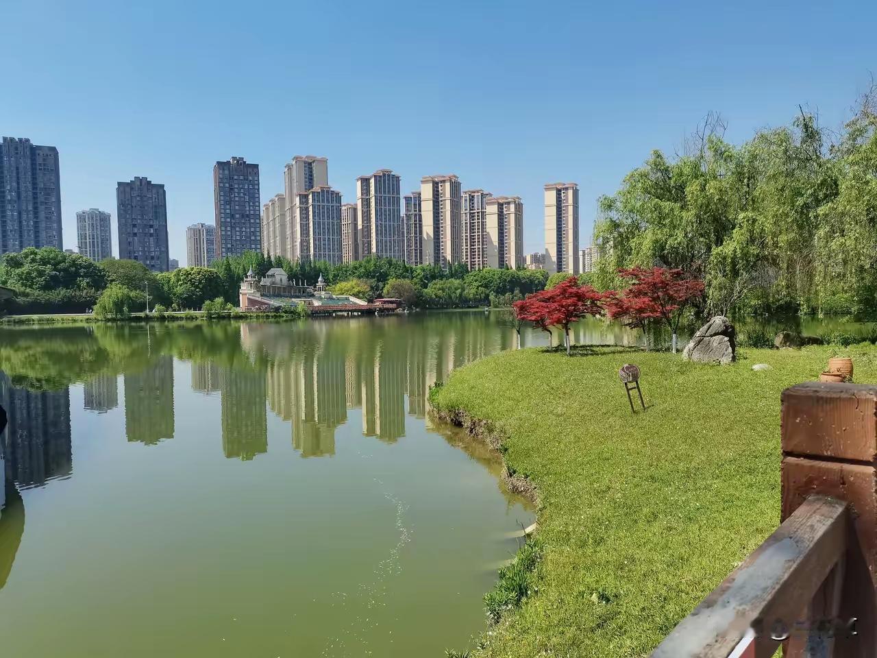 如何培养领导气质一、气场内核：稳得住自己1. 情绪绝对稳定不急躁、