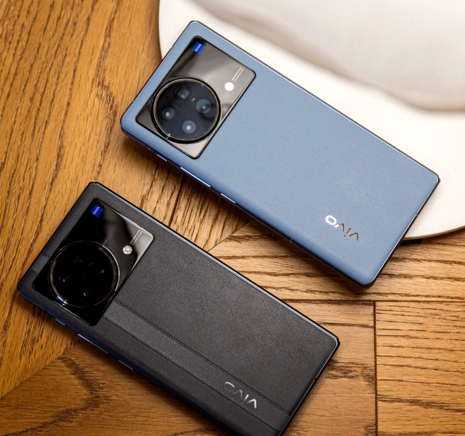早上刷到vivo X Fold6 各种新曝光信息，突然想到了初代X F...