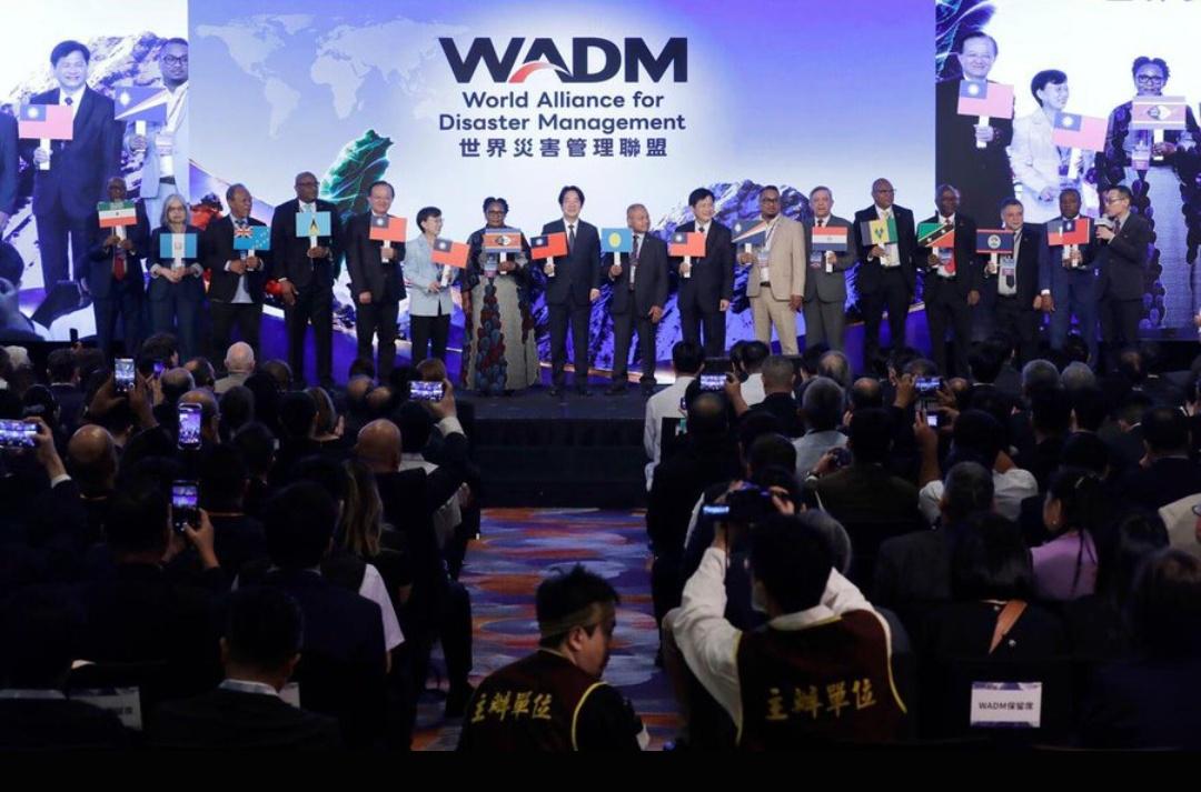 看到个台湾省的闹剧：昨天台湾地区搞出一个所谓“世界灾害管理联盟”，拉着它仅剩的