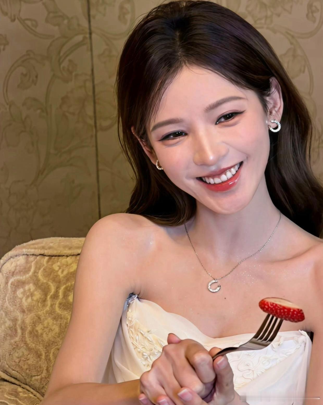 1、王鸥的前男友搭上了新的富家女之后，彻底断了过往纠葛，还拒绝支付抚养费，全都丢