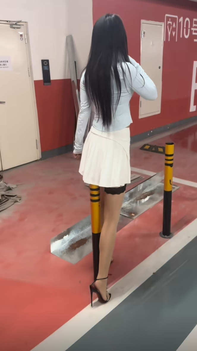 難怪每次經過欄桿都有些奇怪的味道