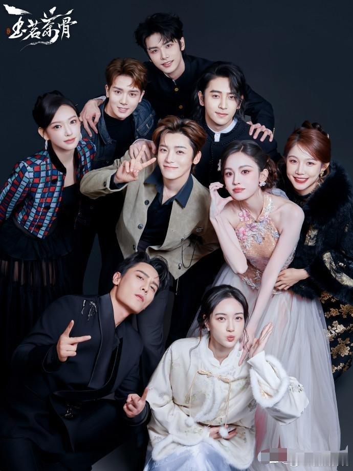 于正官宣新剧《惹惊鸿》，我更在意的几件事于正最近一聊到《惹惊鸿》，我这吃瓜雷达就