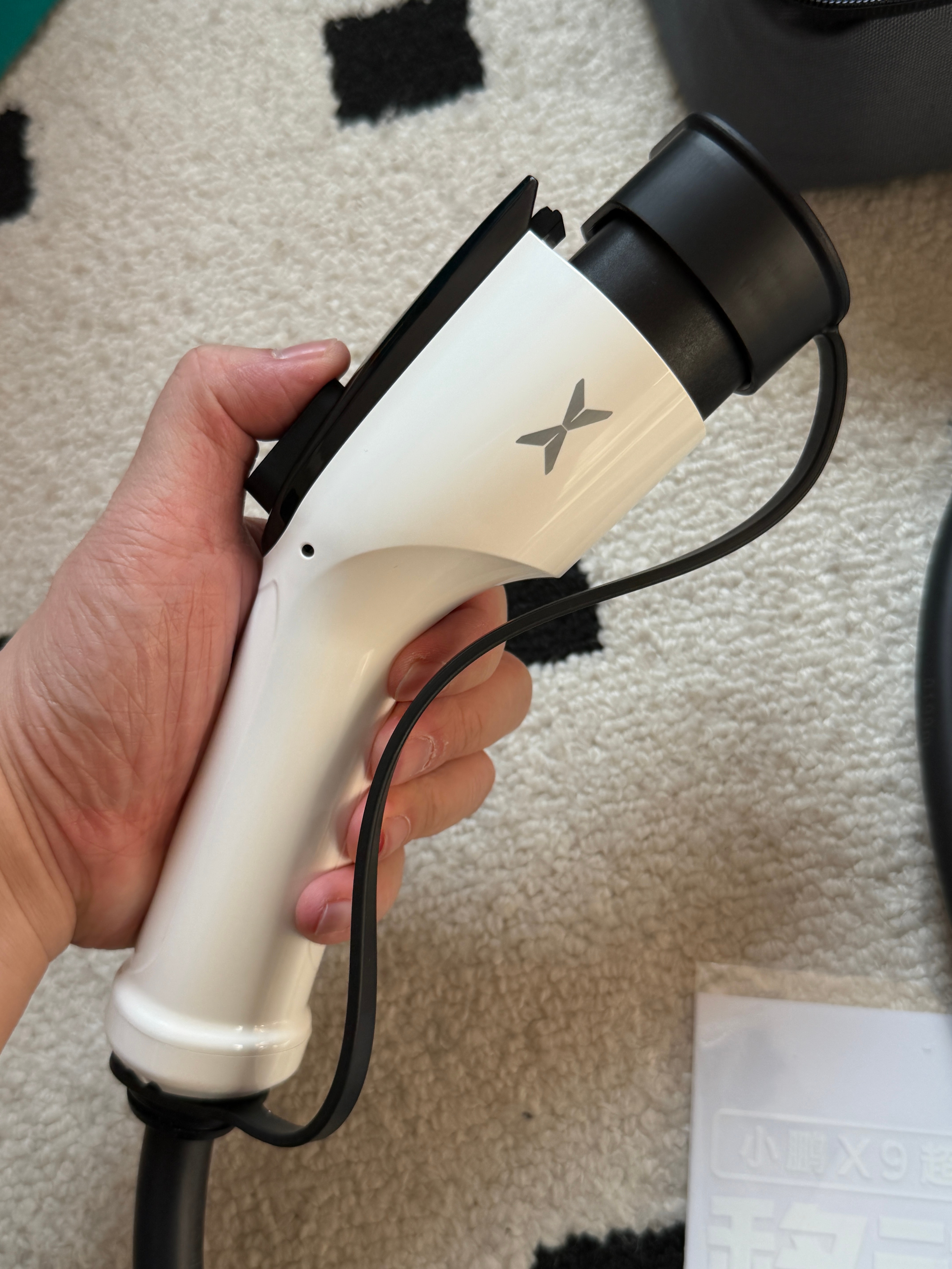 今天收到了一个特别有意义包裹！就是我之前报名的【小鹏移动充电站合伙人计划】的充电