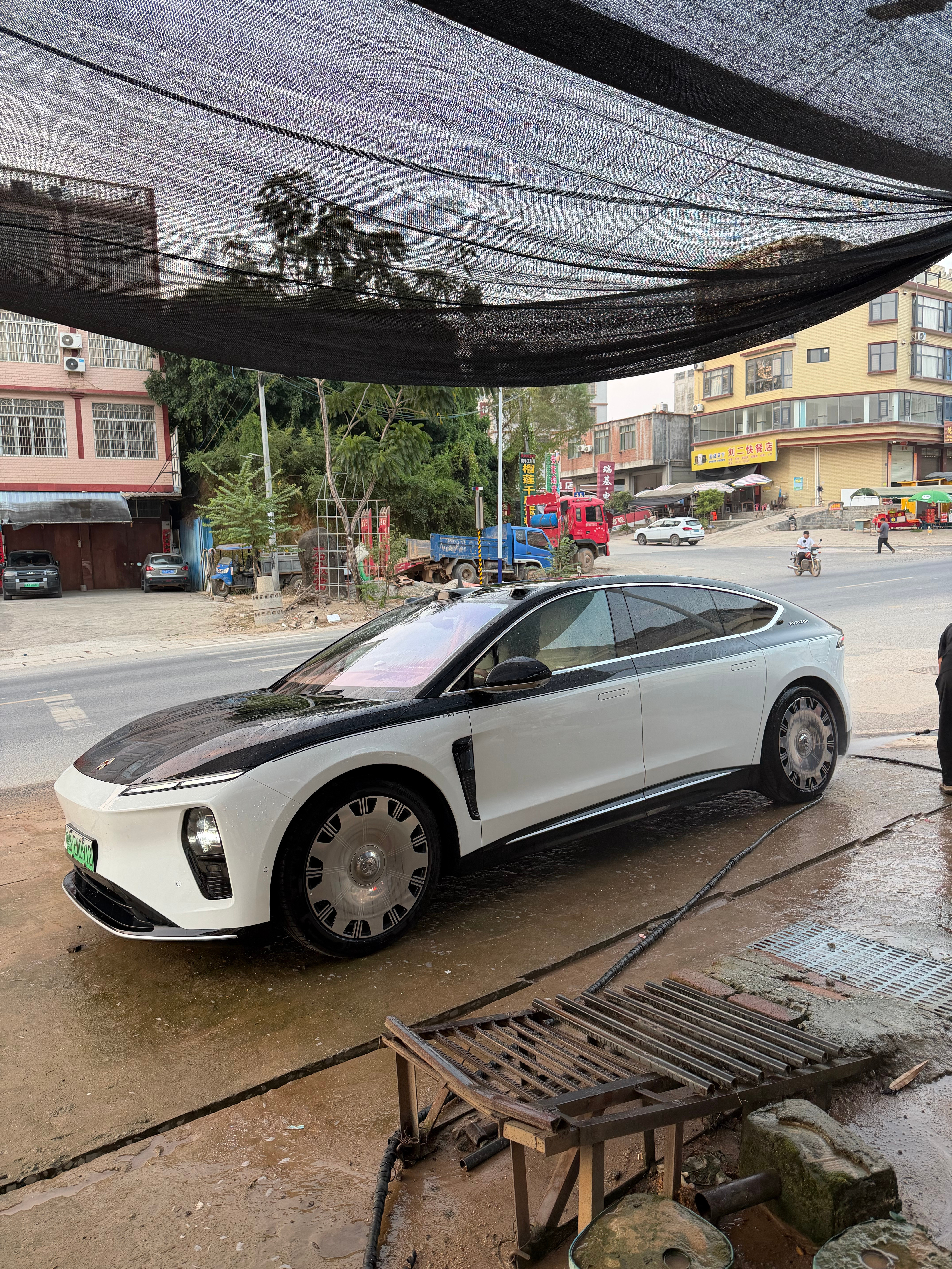 可能是俺们13线城市20线小镇的第一台ET9​​​