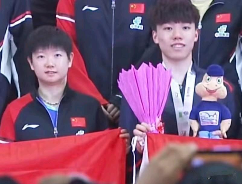 小陈,敢不敢大胆一点用银牌圈住隔壁那个圆脸女孩来呀！配混双！新出道的莎
