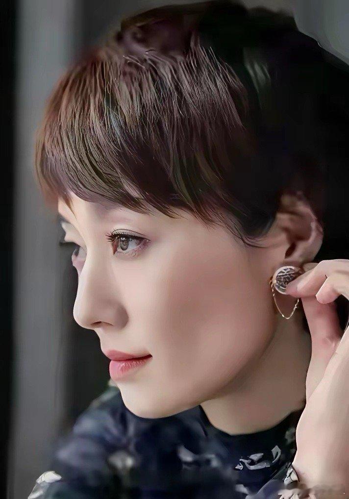 向太爆料马伊琍再婚了这个瓜可能是真的，文章认李连杰为干爹，马伊琍还要叫向太一声姑