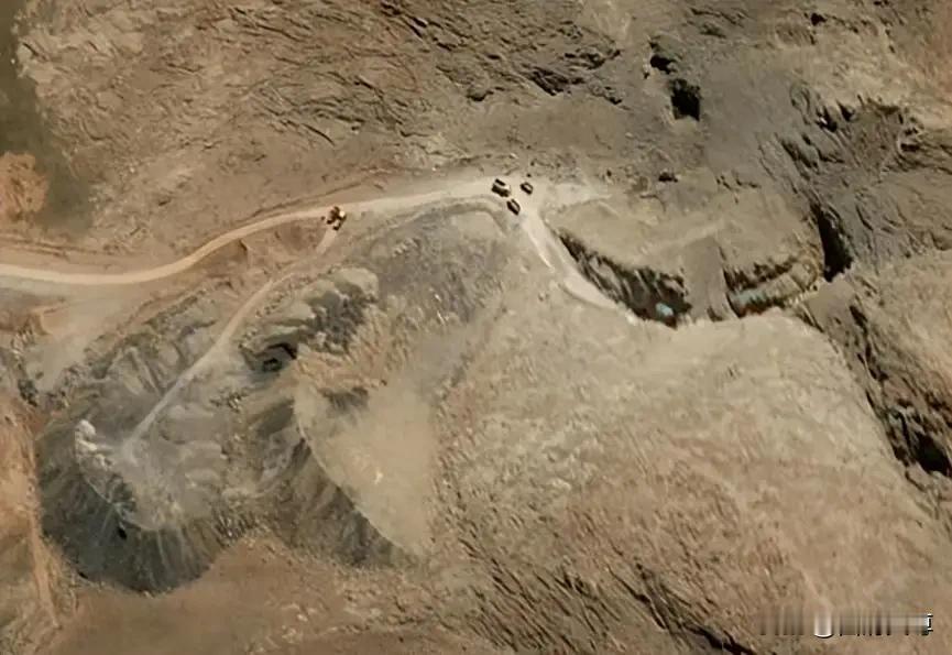 有人说胡塞武装怎么回事，为什么一直不肯出手，如果胡塞武装封锁了曼德海峡，美军根本