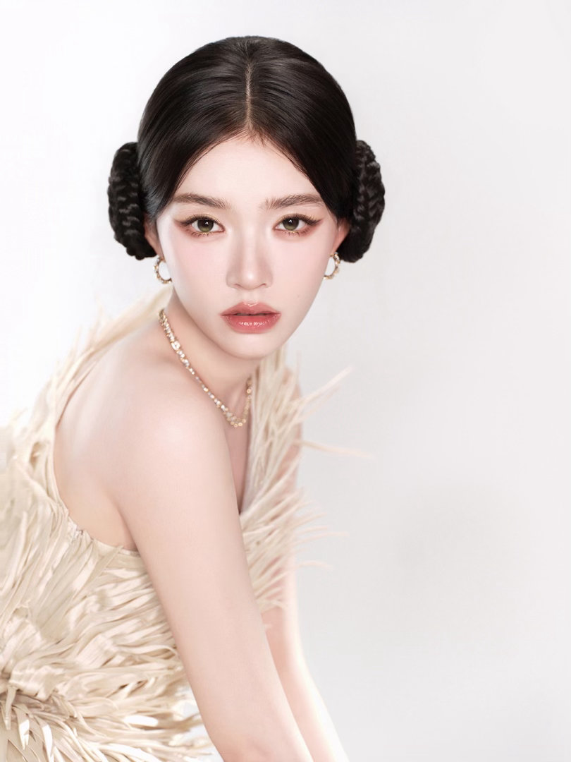 林允坐孙怡程潇中间林允今天的状态是真的好，坐在两个美女中间也完全没被压下去，稳稳
