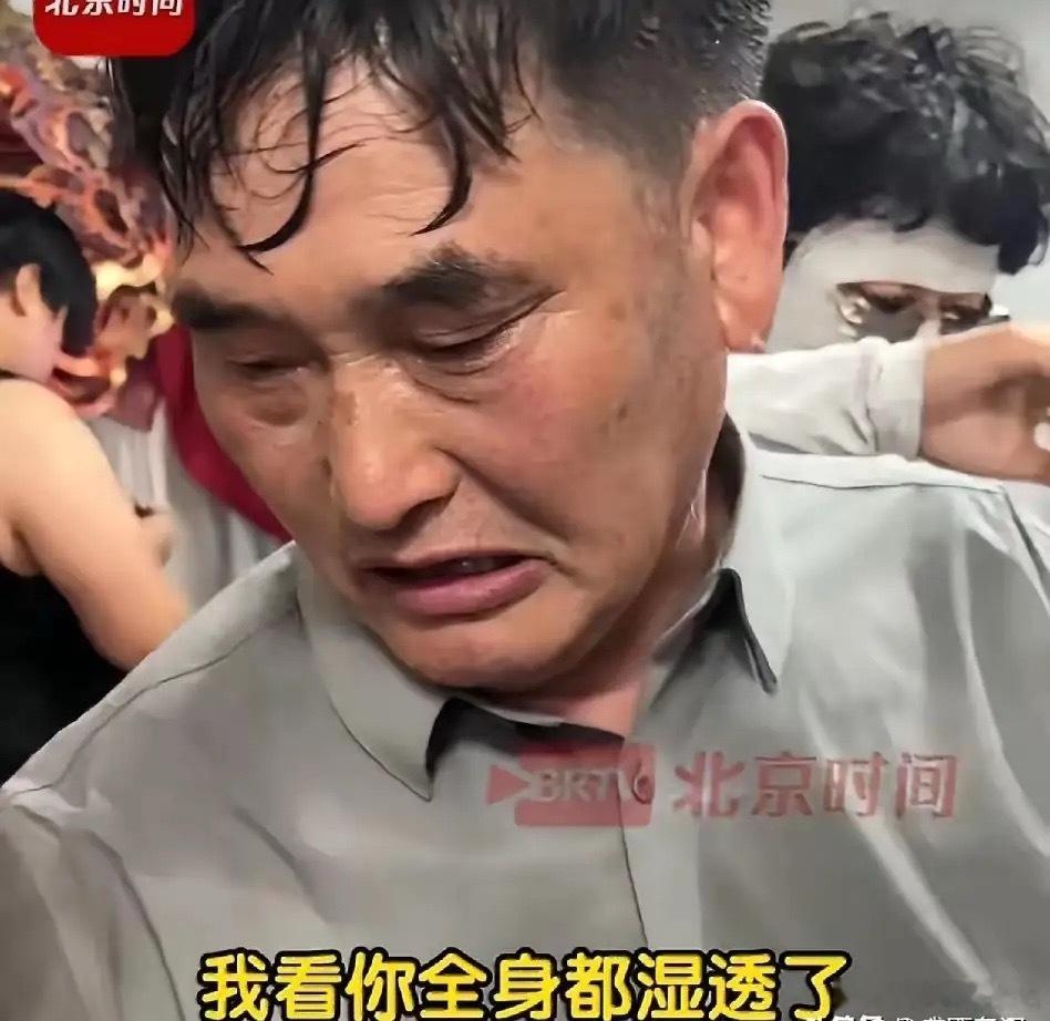 朱之文说，有时候也有这种想法，人家怎么比俺媳妇长的俊啊，长的那么漂亮，我咋没有这