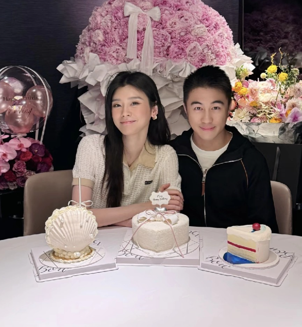 许久没有消息的奚梦瑶在社交平台发文仅9个字，足以可见兴奋和激动之情，这到底是怎