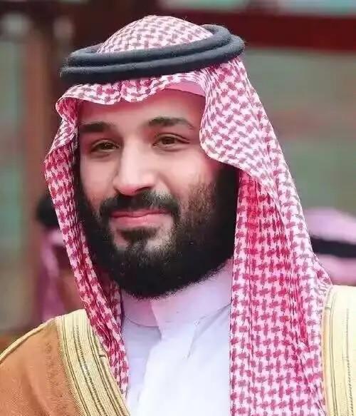 事情闹大了。沙特、俄罗斯、阿联酋、伊拉克这8个产油大国，齐刷刷发了个联合声明，直