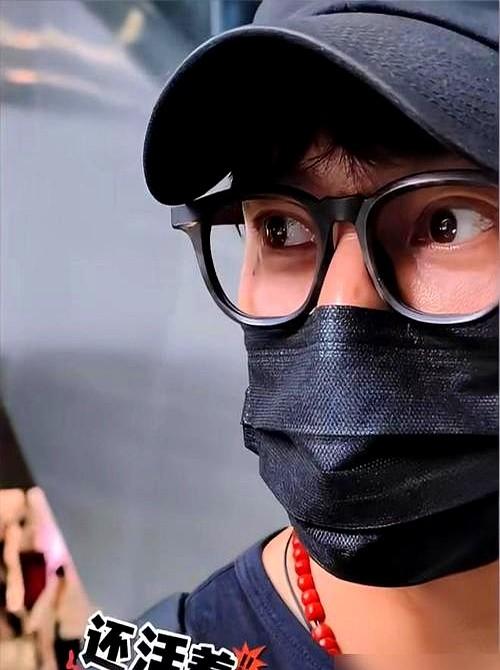 陈坤被“换”了？克隆人阴谋论甚嚣尘上。时装周上，连轴转48小时的陈坤一句含糊