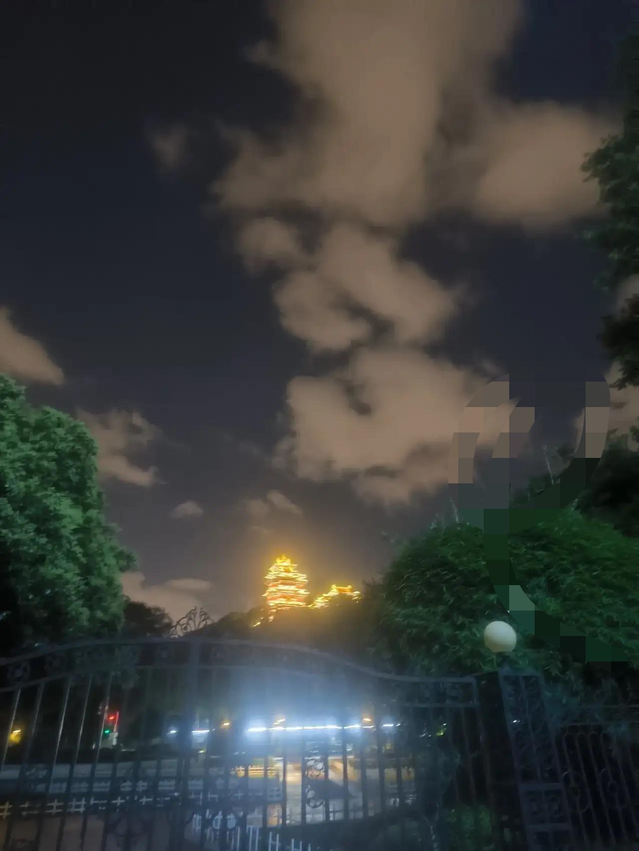2920天。今天凌晨3点零八分，母亲与世长辞，离开了我们。她终于解脱了，自由了。