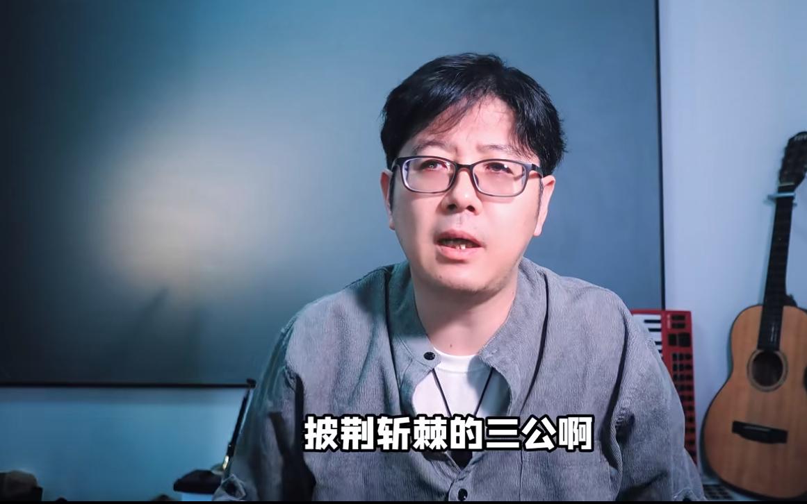 乐评人王纯讯老师说“MAMA”不是一个翻唱合格的舞台。他首先去看了原唱，然后再