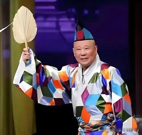 有人就不明白，郭德纲作为一位几近达到顶峰的相声大师，受众多人崇拜，却非要去表演自
