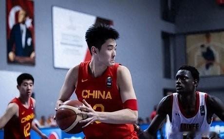 18岁的王洪泽有没有进军NBA的可能，感觉和巅峰期的胡金秋差不多呀上一场面对