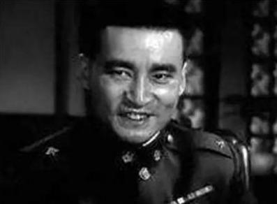 1949年12月9日，大特务徐远举准备逃走，他从沈醉手中拿过通行证后，长出了口气