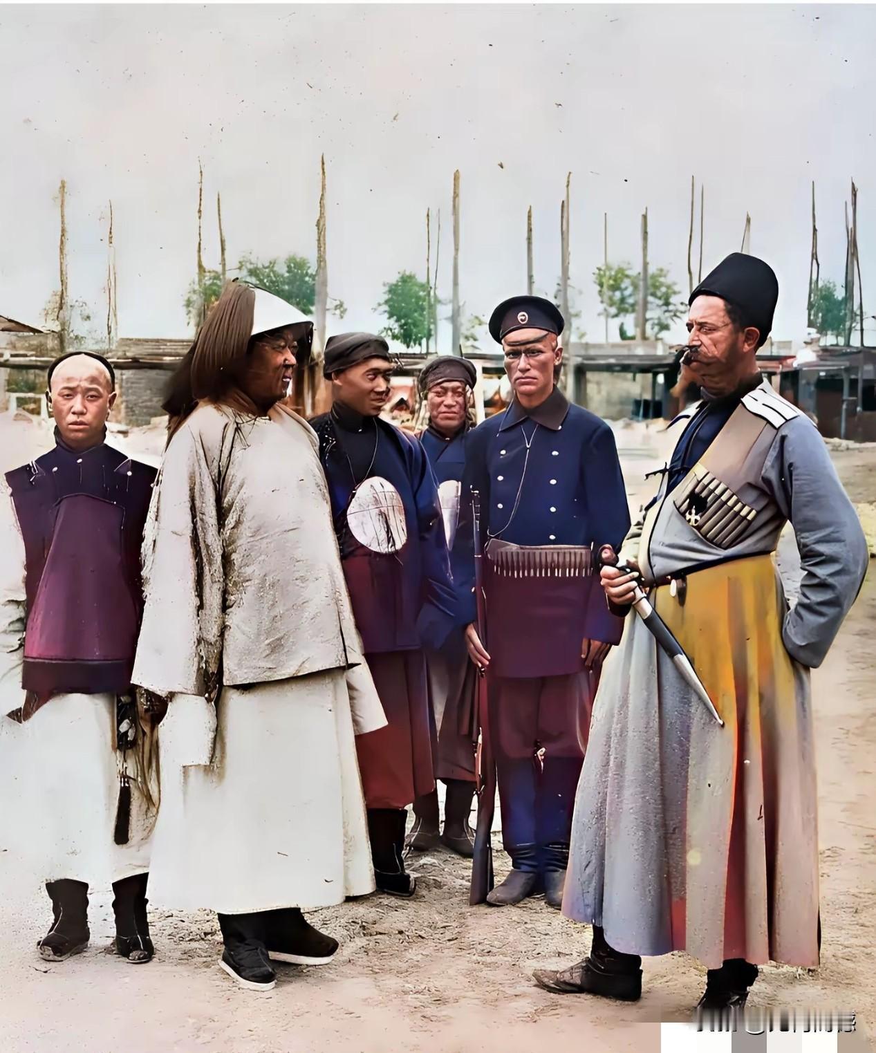 这张老照片反映的内容，一眼就能够看得出来，虽然不知道具体的历史背景是什么，但是照