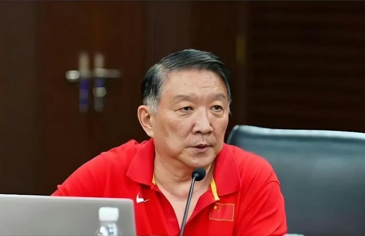 中国女篮传来三个消息，其中第3个消息让人肃然起敬：第一个消息，FIBA官网最