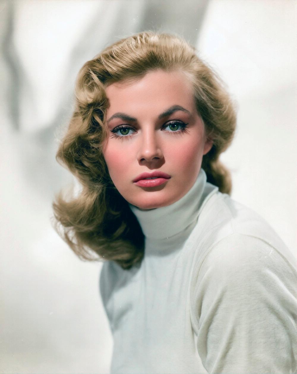 安妮塔・艾克伯格，上世纪好莱坞最具辨识度的北欧女神。她凭借惊艳的外形与独特气质，