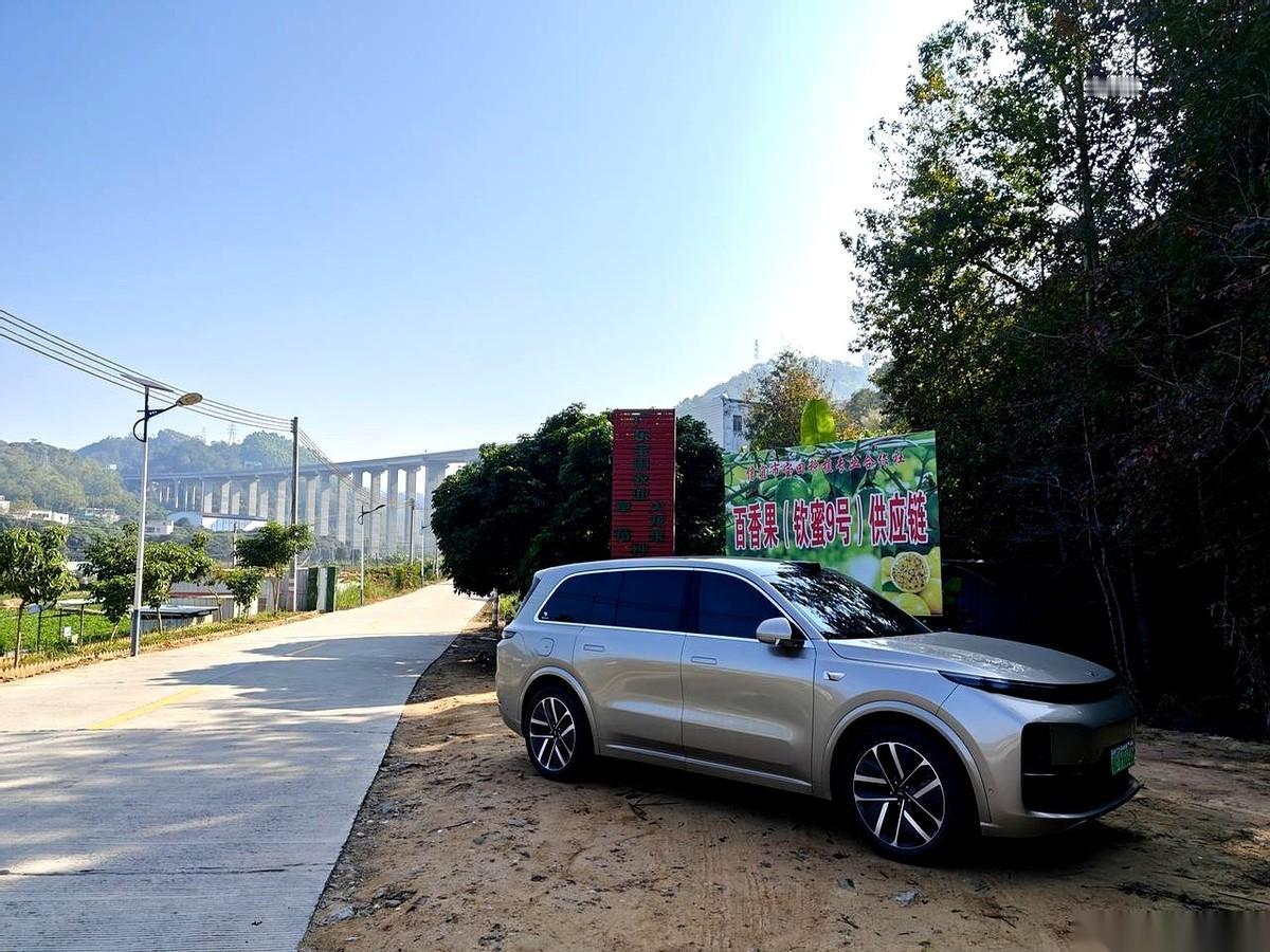 买了这车一年多，我发现一个扎心的事实：我快不会开车了。真的，不是开玩笑。每