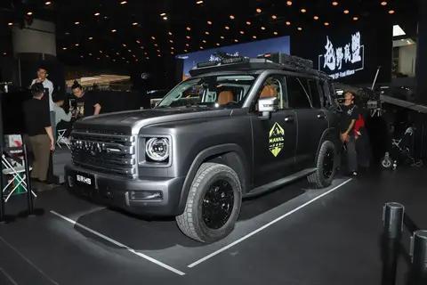 哈弗H9穿越版长宽高分别为5070/1976/1960毫米，轴距2850毫米，穿