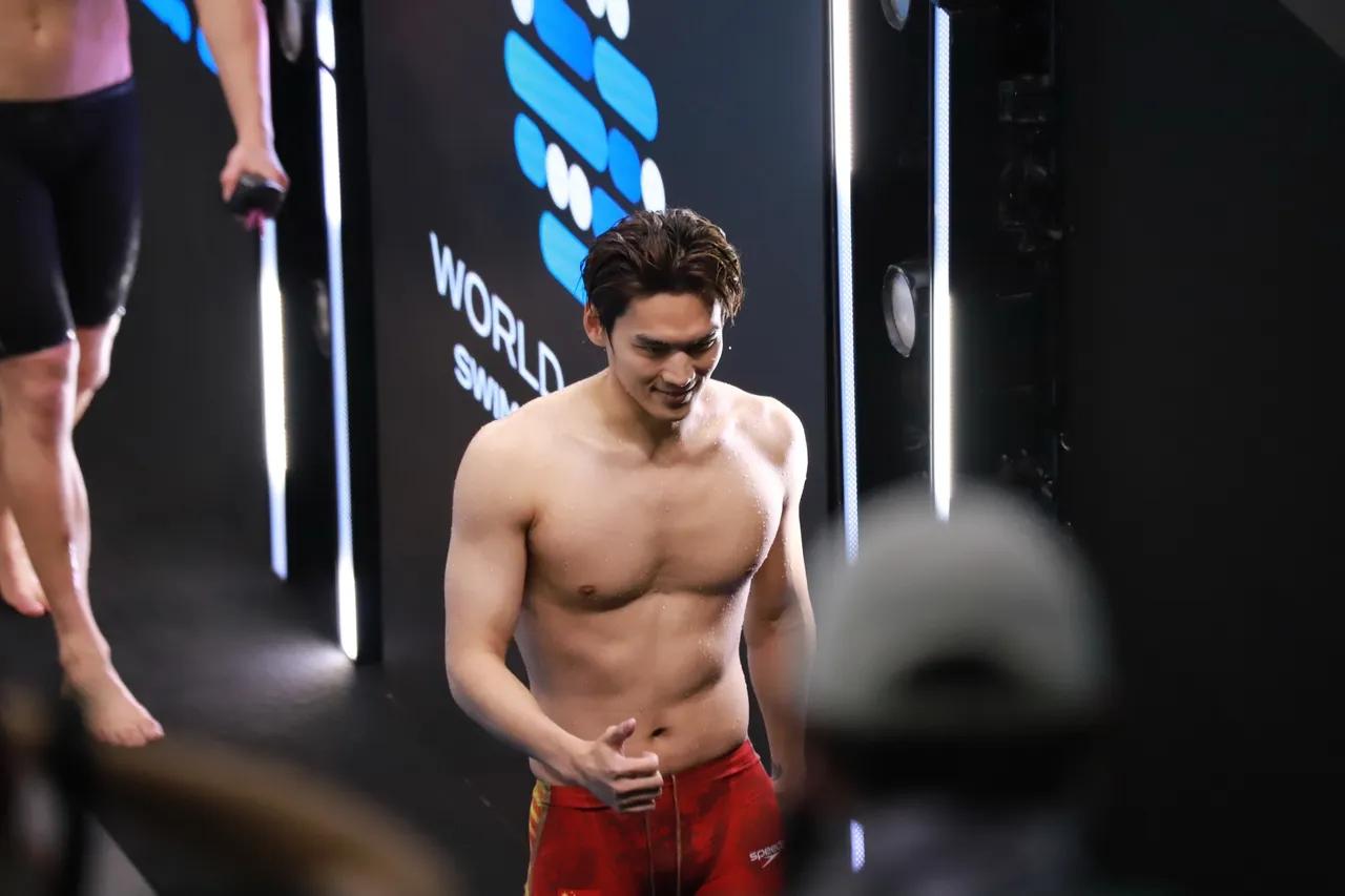 女子100仰泳：万乐天、彭旭玮、钱心安男子100仰泳：徐嘉余、汪顺、王谷开来