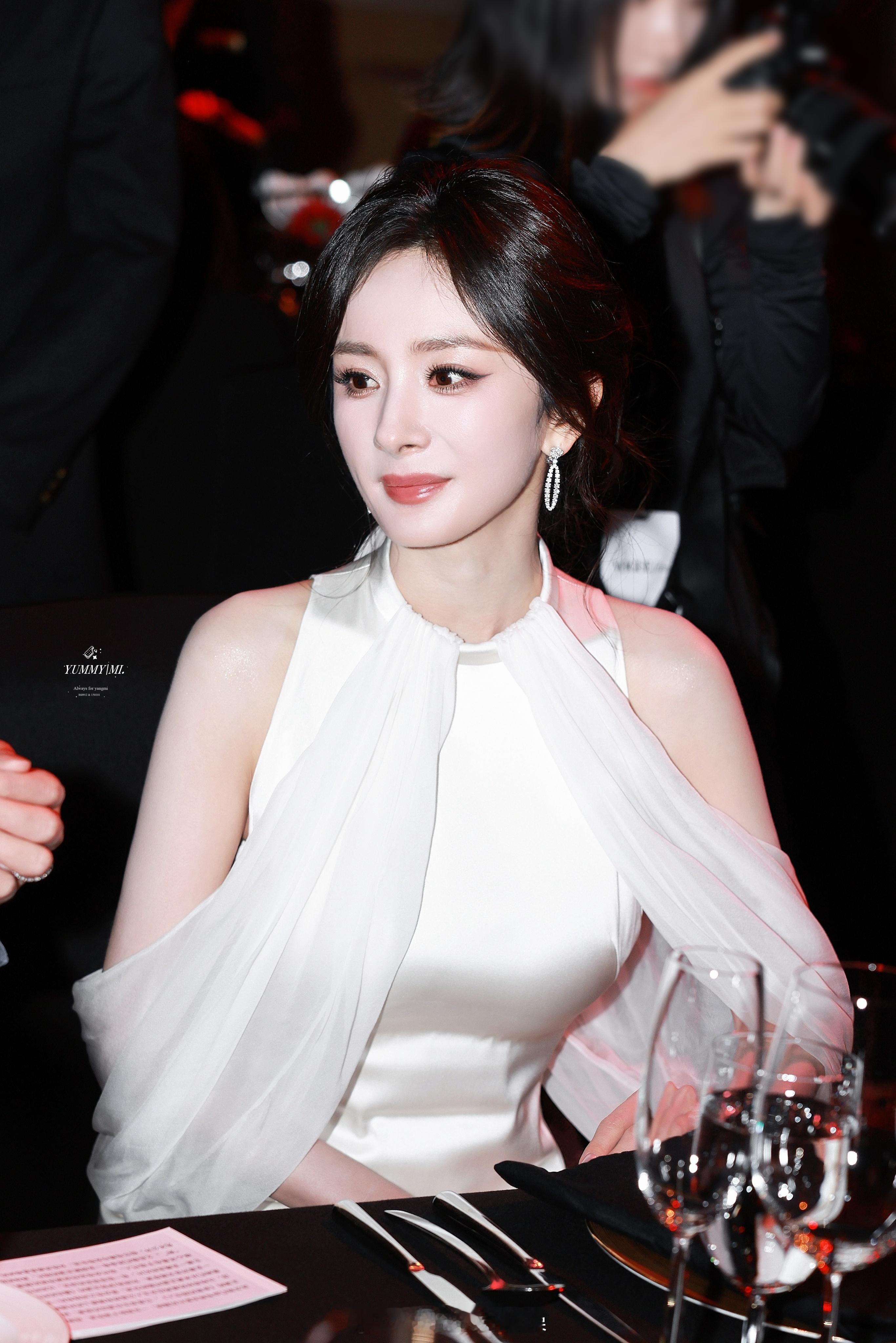 杨幂跨年暂未有安排杨幂🤍