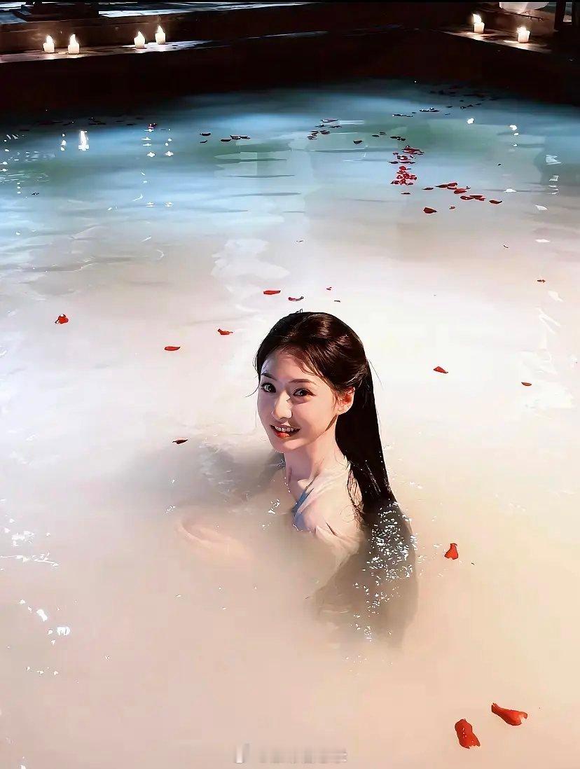 胡连馨这张脸，既有范冰冰的美艳、景甜的贵气，又有点郑爽的灵气