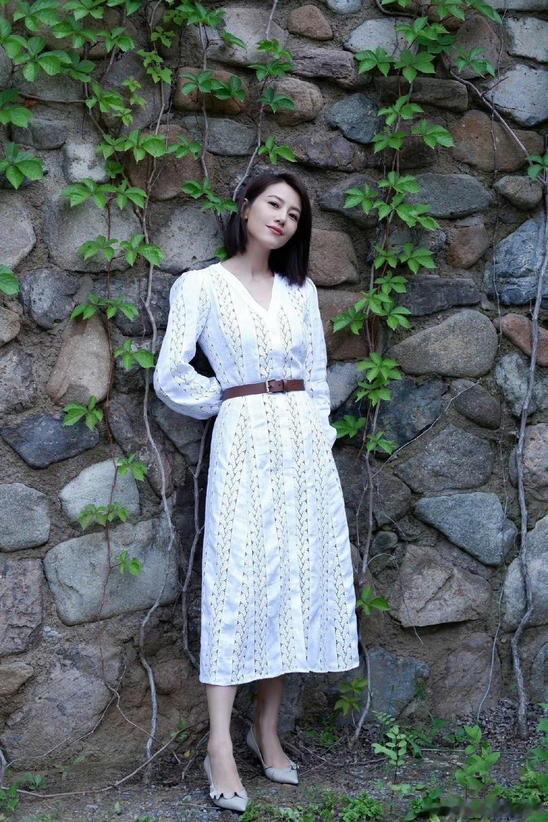 白裙美图[爱心]