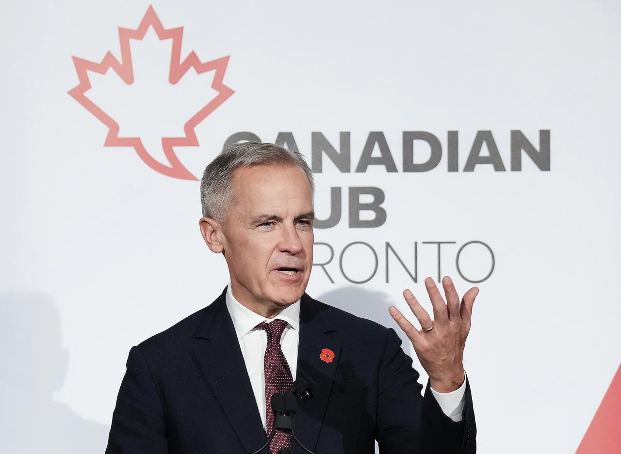 听说了吗？加拿大总理放话了——加美经济关系，彻底玩完了！他说，过去加拿大仗