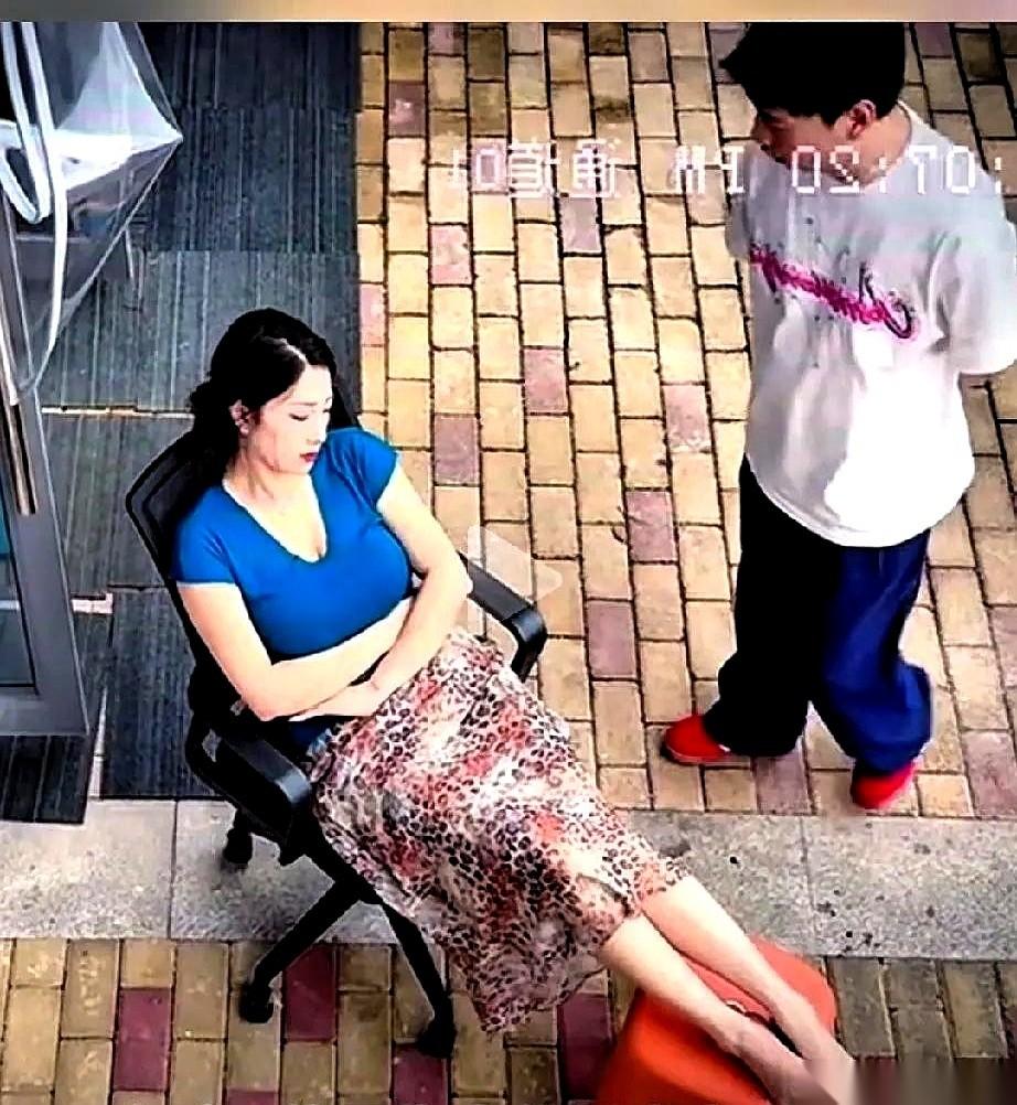 有意思，真有意思。武汉一个理发店老板娘，店快黄了，打折促销啥都试了，没用。最