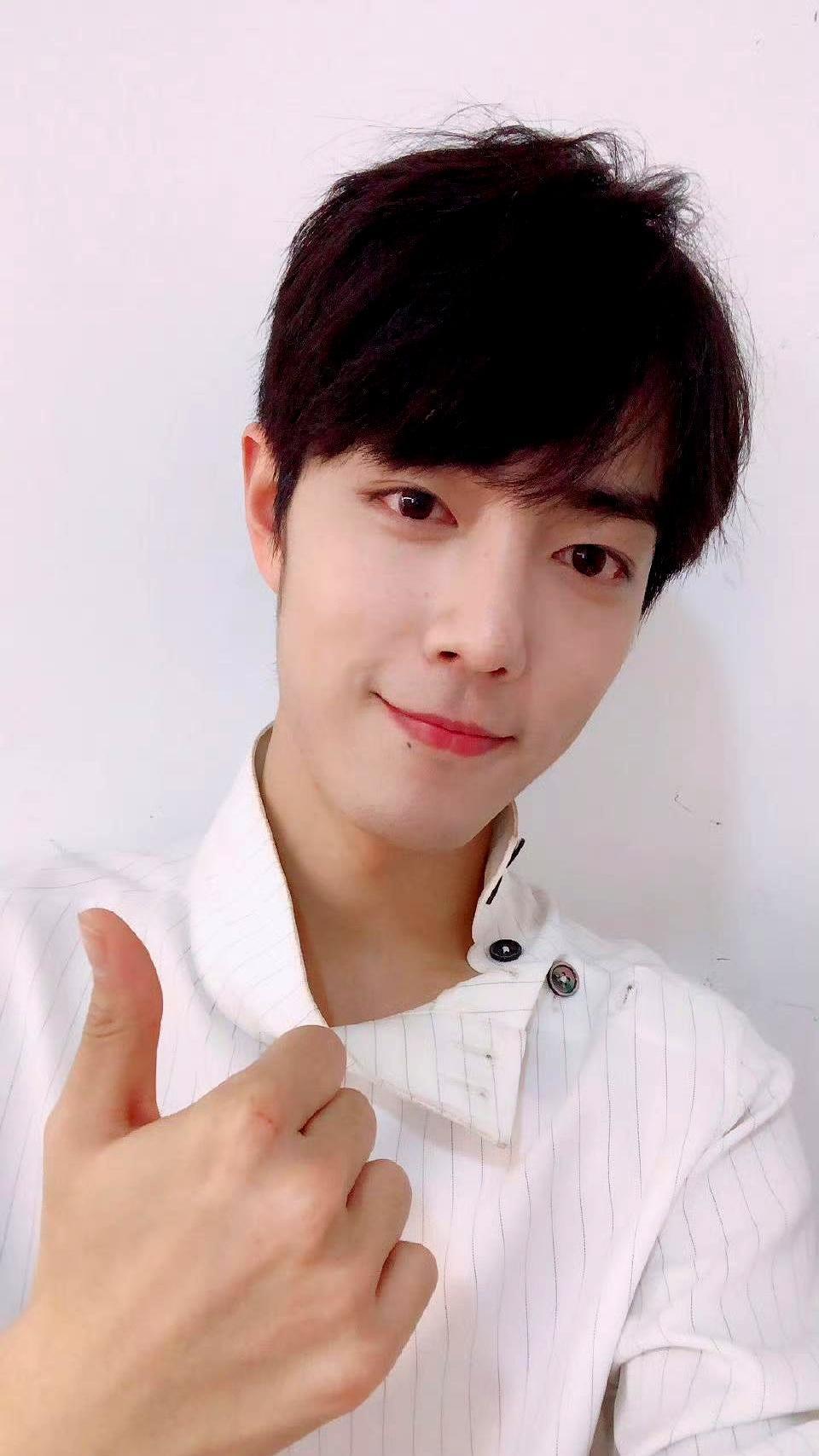 肖战刚走完电视剧品质盛典红毯，我就知道藏海传今天稳拿奖。30亿播放量砸在那