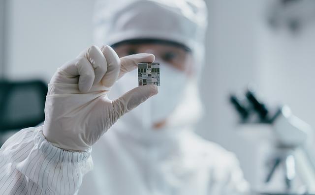 路透社揭秘：围剿中国芯片的幕后黑手竟是美光，它到底在怕什么？美光到底在怕什么？