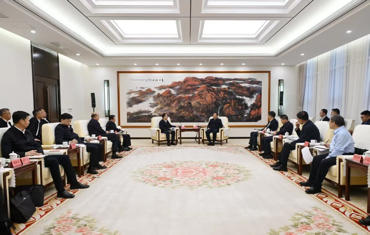 邹磊拜会内蒙古自治区党委书记孙绍骋