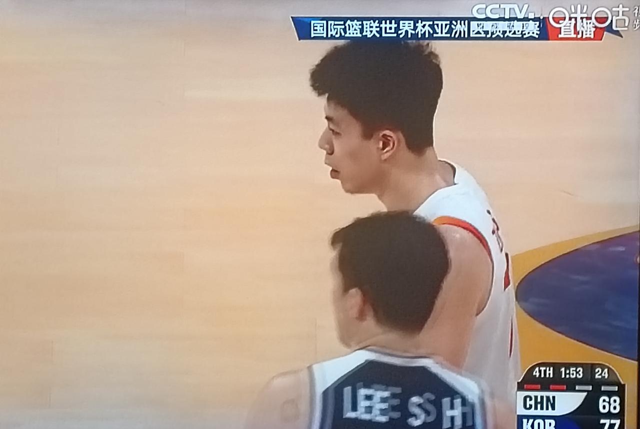 奥运会预选赛这支中国男篮没有让人看懂，号称是最强队员组成的中国队没有球的移动，也