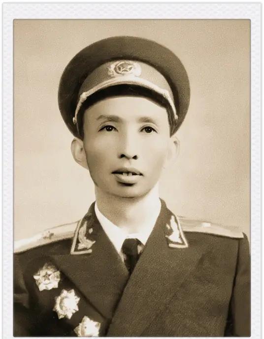 1955年定军衔那年，李迎希气得摔了杯子，他打了一辈子仗，济南战役立下大功，粟裕
