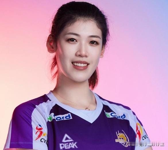 有关李盈莹、唐欣和上海女排的3个传闻：1，网传李盈莹新赛季将加盟巴超米纳斯。