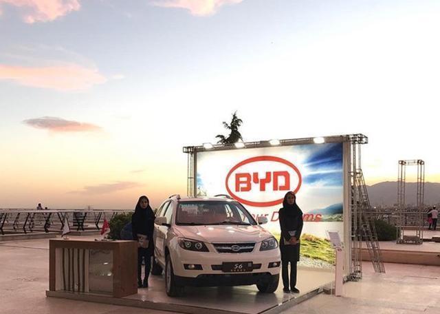 比亚迪在海外，现在有点“收不住”的感觉了。网上流传一些视频，中东的伊拉克，大半