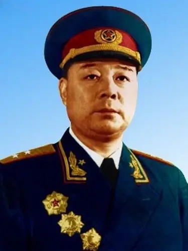 1939年，战友们给24岁的八路军副旅长介绍了一个女排长，谁知，当副旅长去找女排