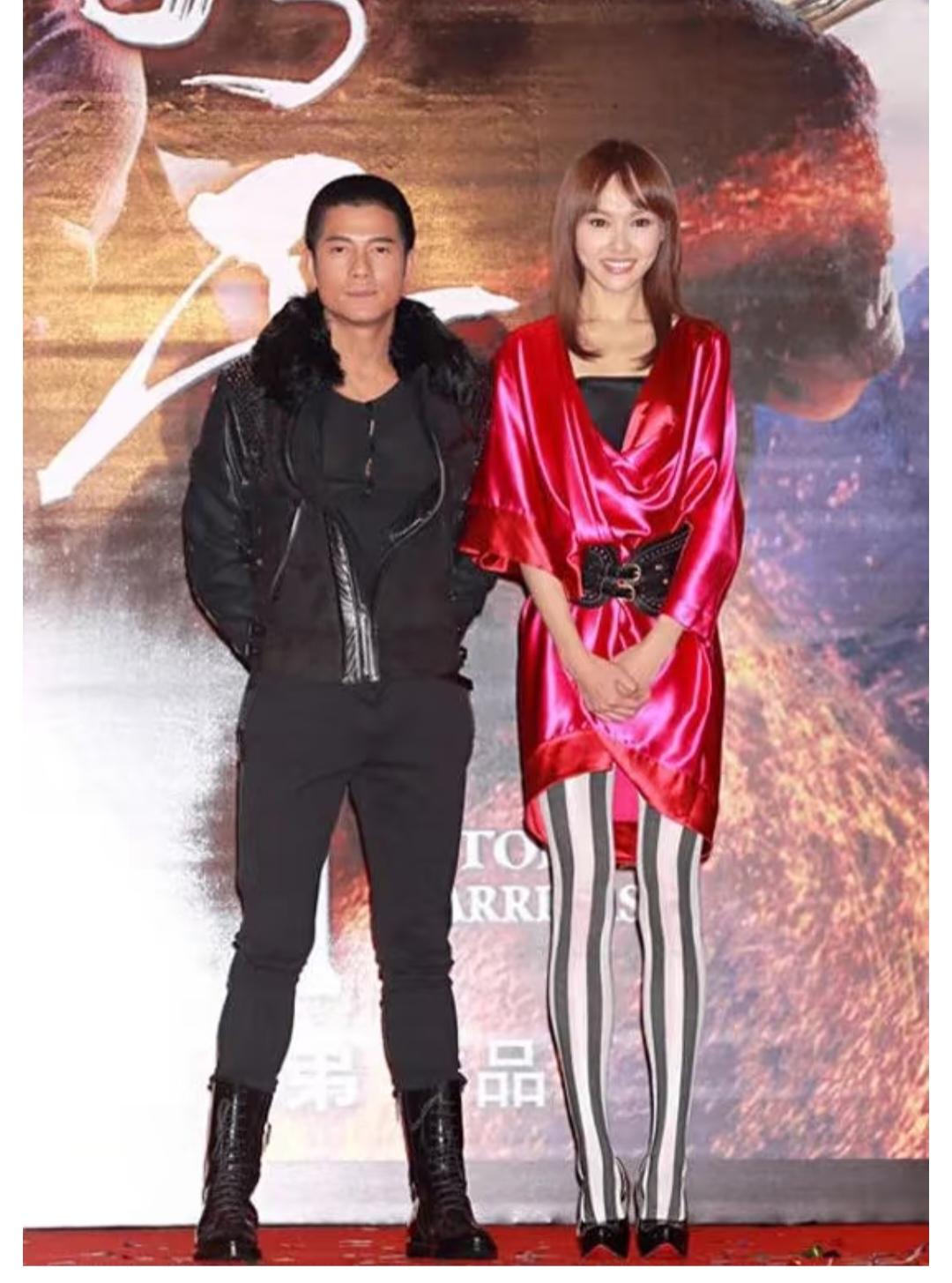 唐嫣，这袜子太特别了。