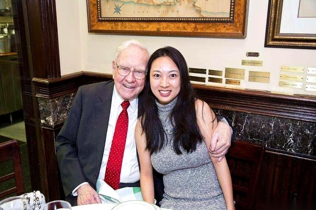 今天这盘面，简直就是一出大乱斗。前两天还被捧上天的商业航天，开盘直接被人一脚从