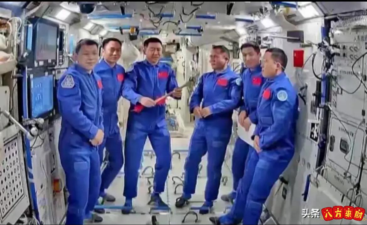 神二十推迟返回让人心揪？别急，这恰恰是中国航天的“底气”所在！都在担心陈冬他们仨