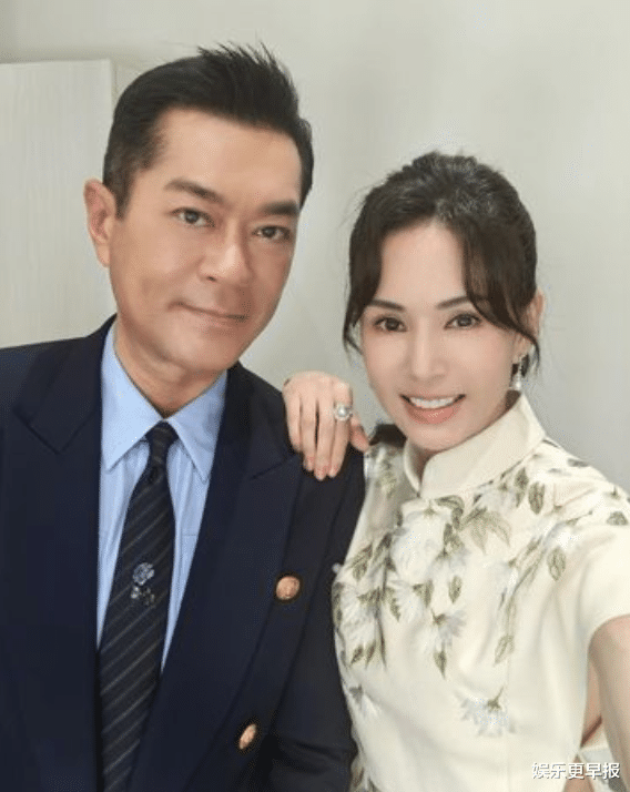 《<em>优惠活动多的彩票平台叫什么</em>》小龙女、杨过隔29年合体!李若彤同框古天乐网嗨:在一起