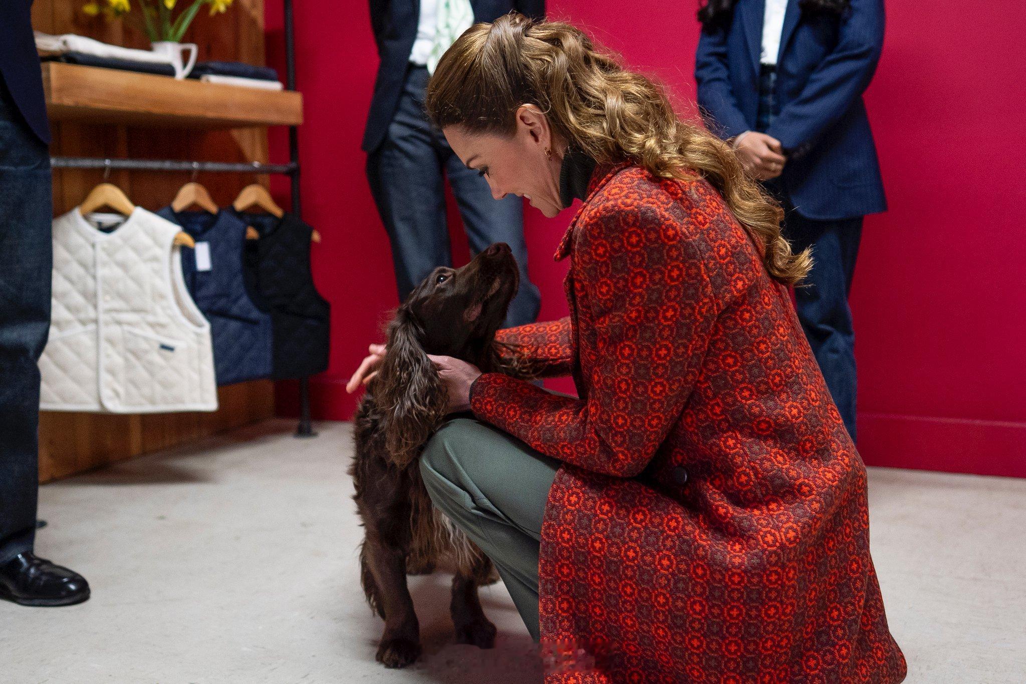 凯特王妃2026年2月3日，凯瑟琳王储妃在威尔士卡迪根访问当地牛仔裤工厂Hi